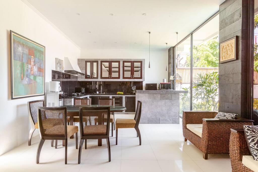 Villa Moyang In Nusa Dua (Bali)